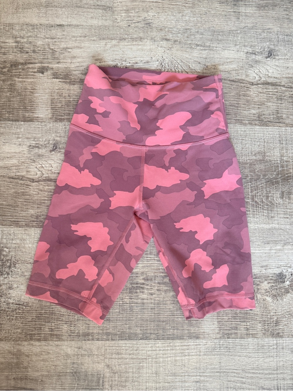 Lululemon Wunder Under Biker Shorts in Heritage Camo Brier Rose Pink 8”